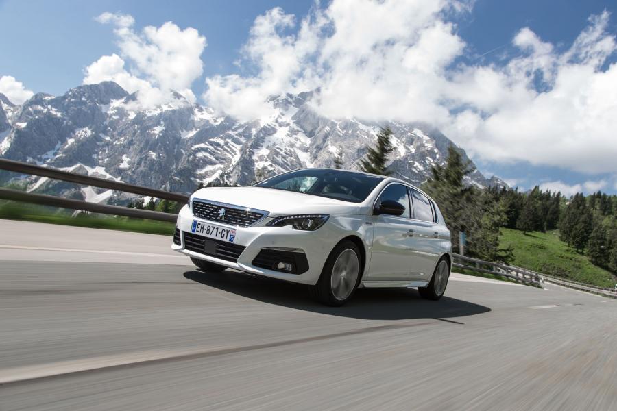  Peugeot 308 GT Line 2017 года  (WW) (фото 3 из 45)